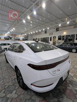 بی وای دی Qin Plus